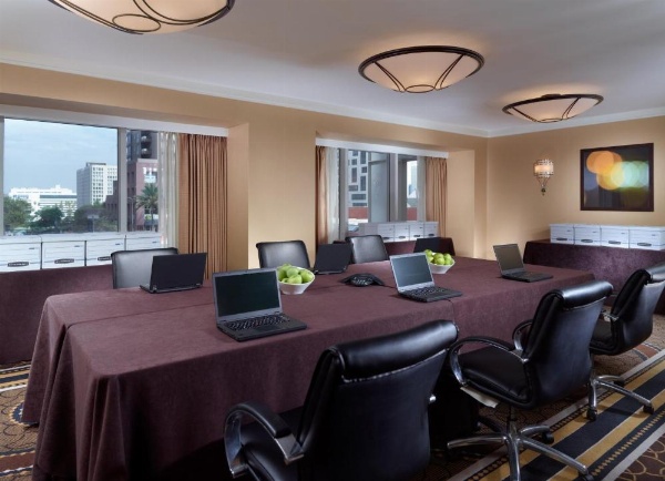 Omni Los Angeles Hotel At California Plaza image 16